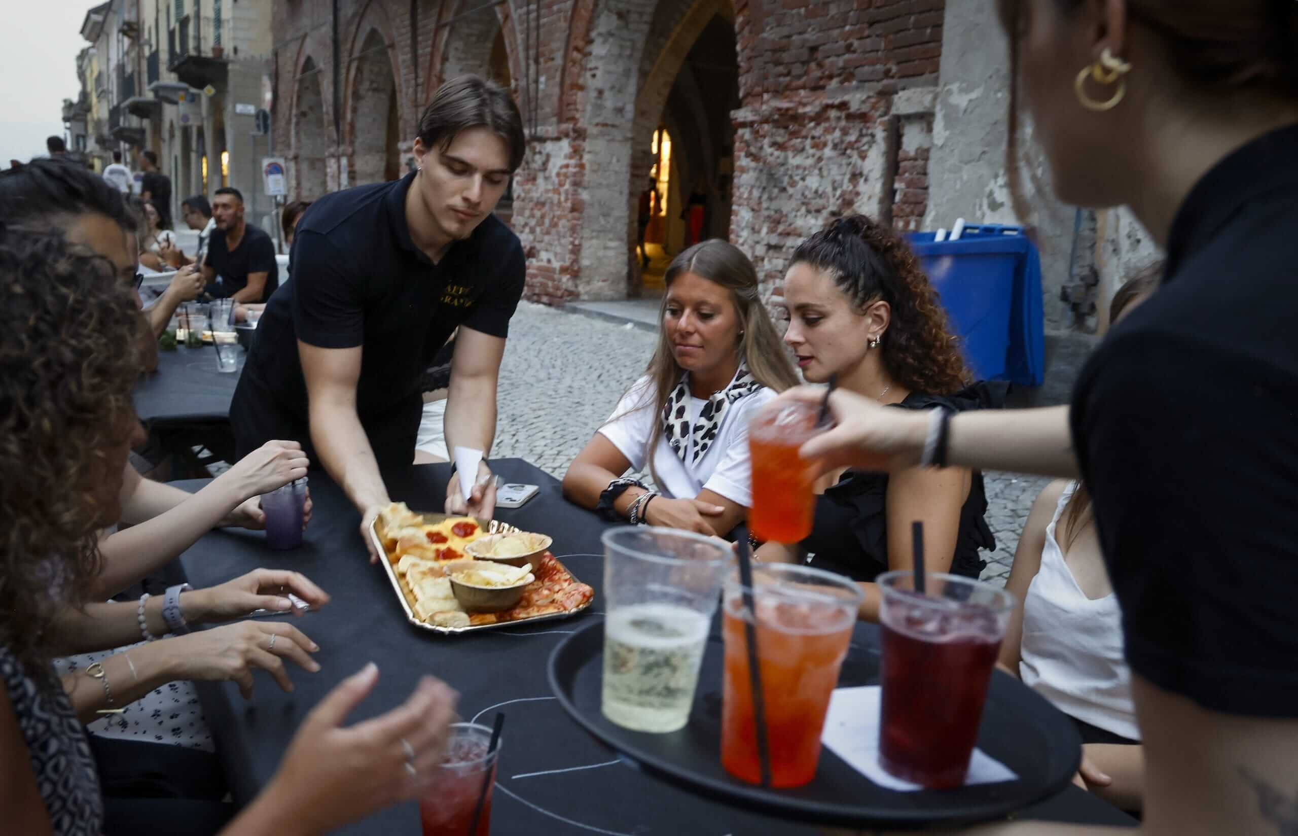 it's friday then foto costanza bono