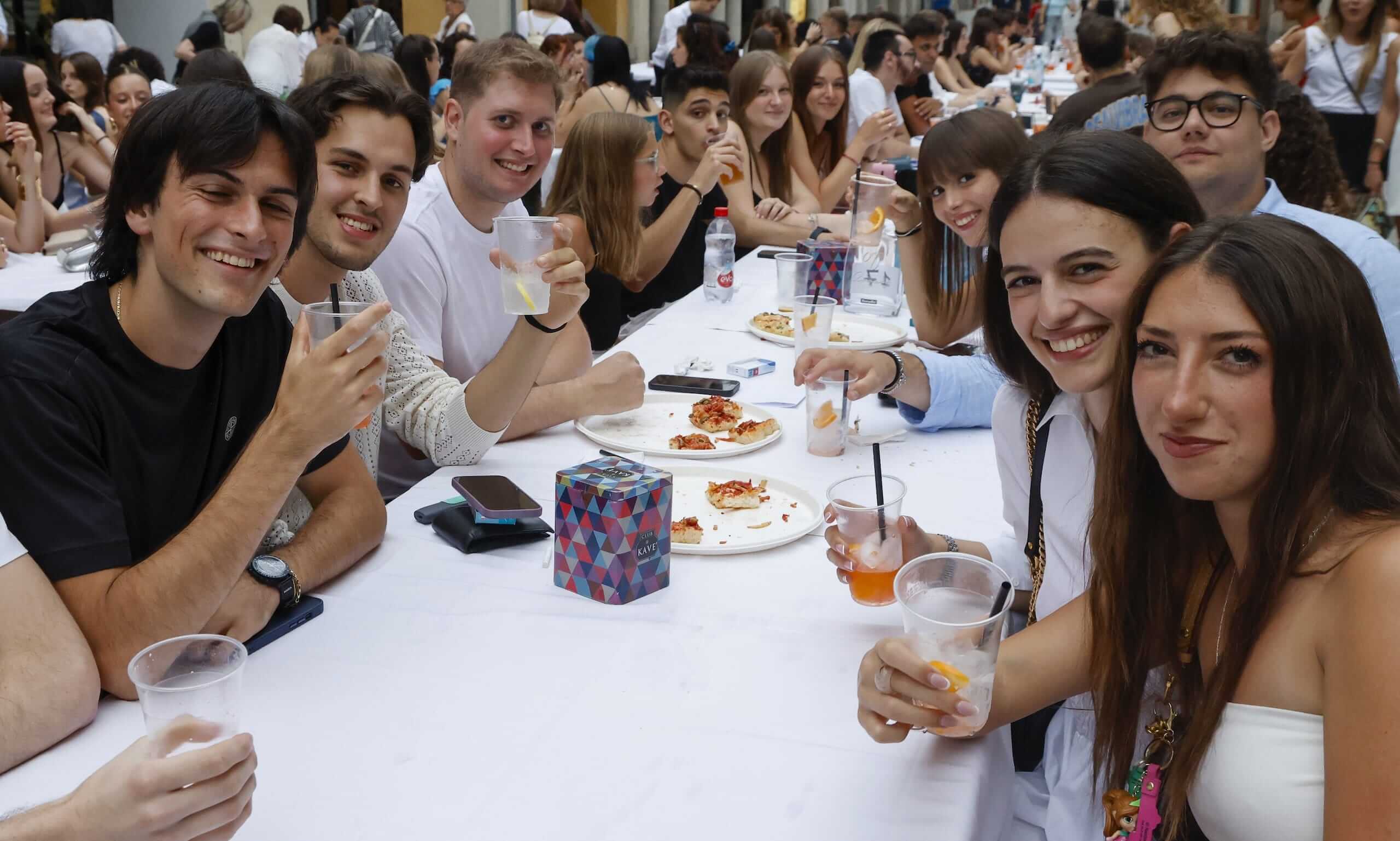 it's friday then foto costanza bono